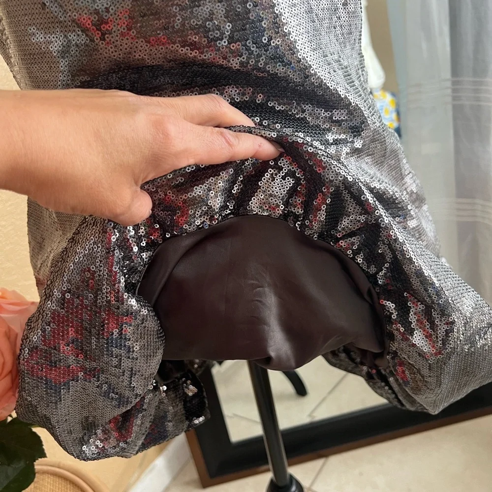 Forever 21 Metallic V-neck sequin dress – Size M - Picture 11 of 11